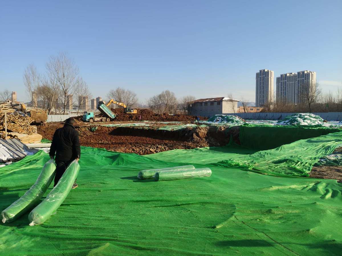 市住建局加强秋季园林绿化在建工程扬尘管控_工地_作业_施工